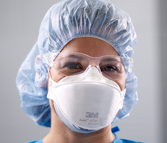 Woman wearing 3M Canada Aura 1870+ Healthcare respirator NIOSH N95